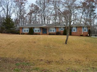 151 Spring Creek Dr, Pickens, SC 29671