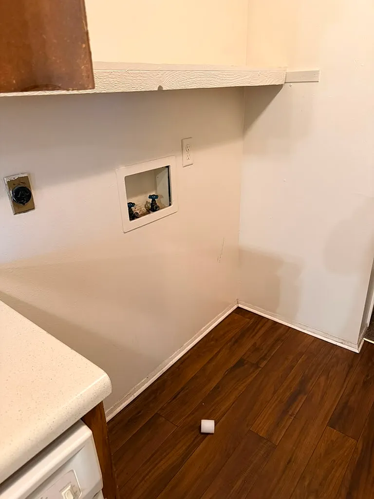 2 bed, 900 sqft, $900 — Photo 1