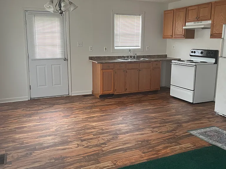 106 Taylor St — Photo 3