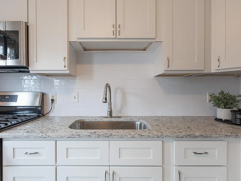 2932 Hallmark Ln — Photo 6