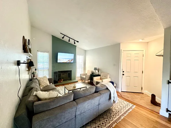 1108 Quail Valley Ln, Arlington, TX