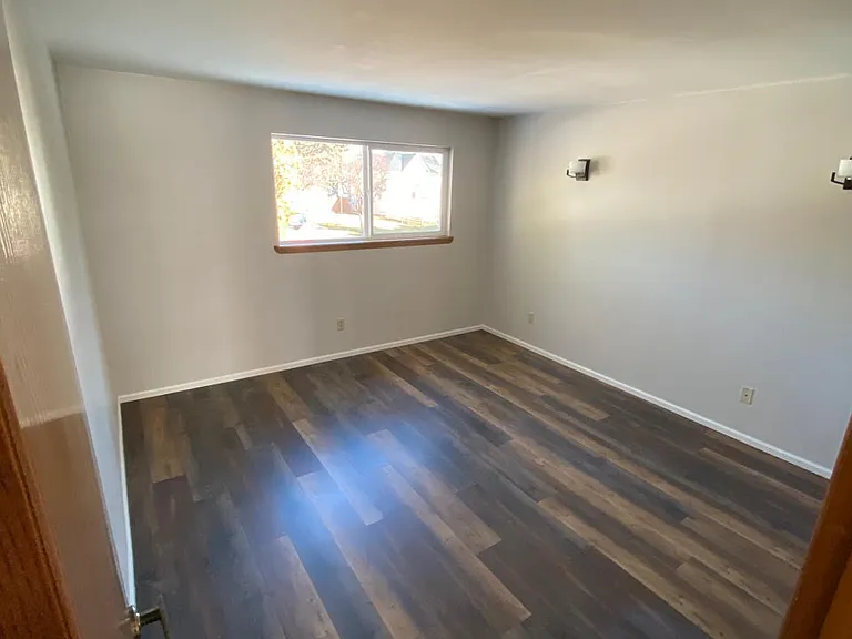 314 W 12th Ave — Photo 11