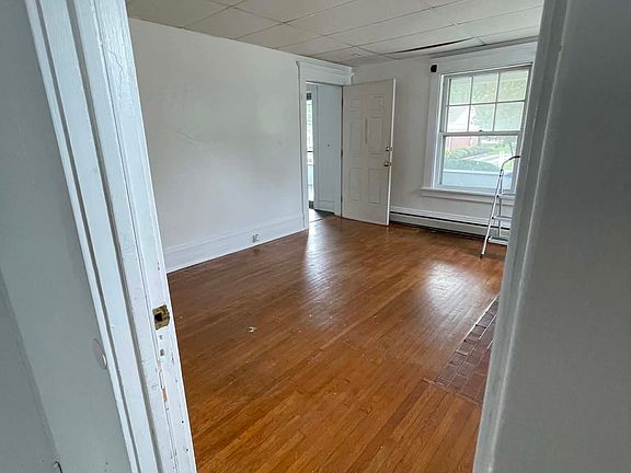 5th image of 17 White St