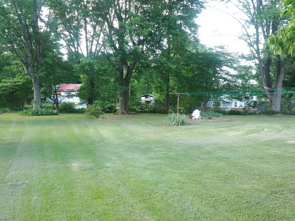 2nd image of 320 W Main St
