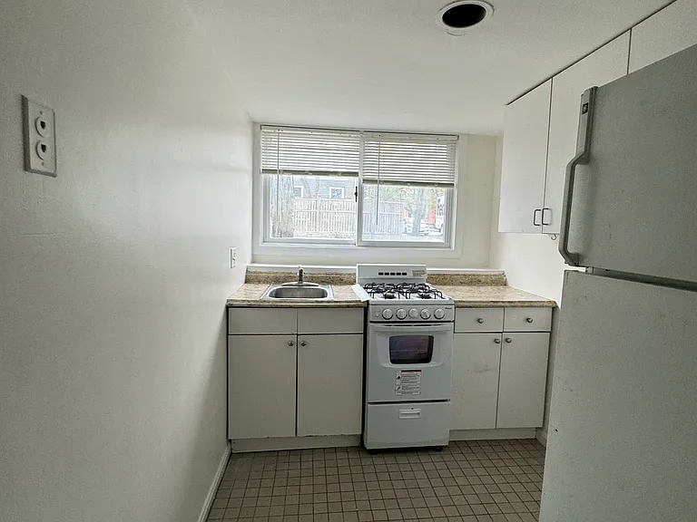2 Hingham St #2B — Photo 4