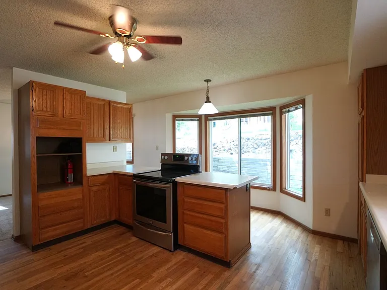 1155 Popes Valley Dr — Photo 10