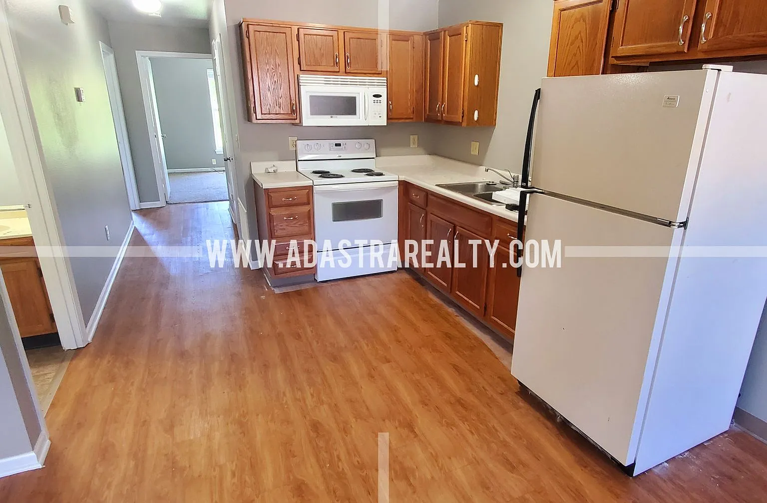 Beautiful 2 Bedroom/2 Bath In Raymore-Available In September!! — Photo 3