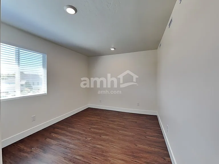 1461 W Afton St — Photo 18