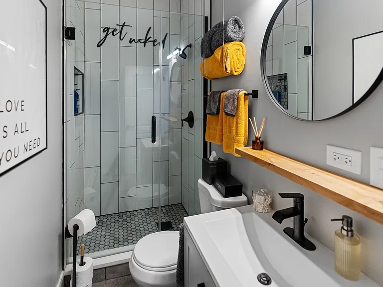 452 N May St #CH1 — Photo 6