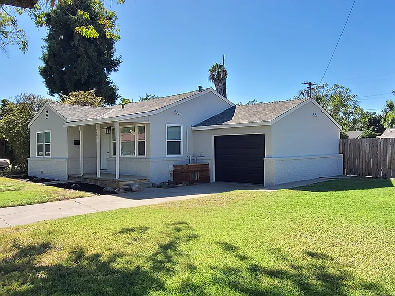 2024 Roble Ave — Photo 3