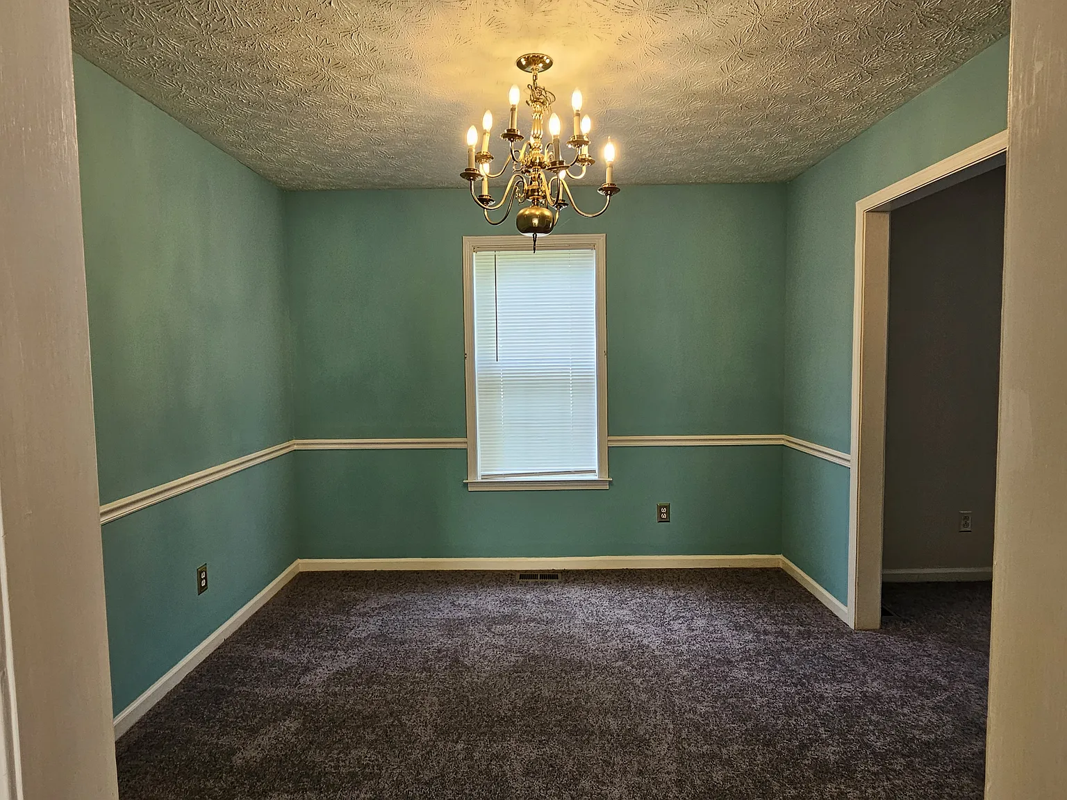 3 bed, 1595 sqft, $2,000 — Photo 2