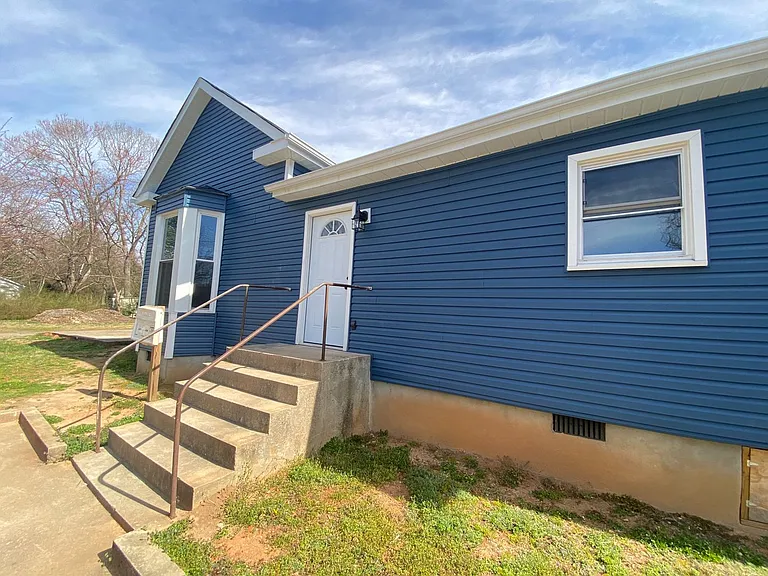 301 Eaton St — Photo 7