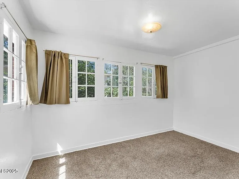 1145 Seminary Ave — Photo 21