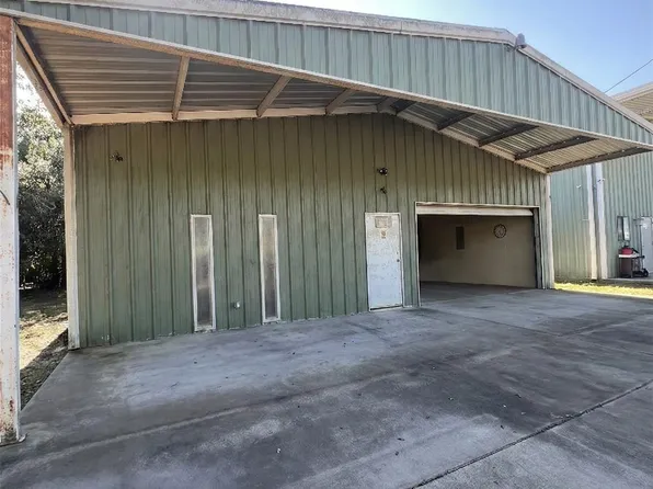 3814 Putnam Dr, Bacliff, TX 77518