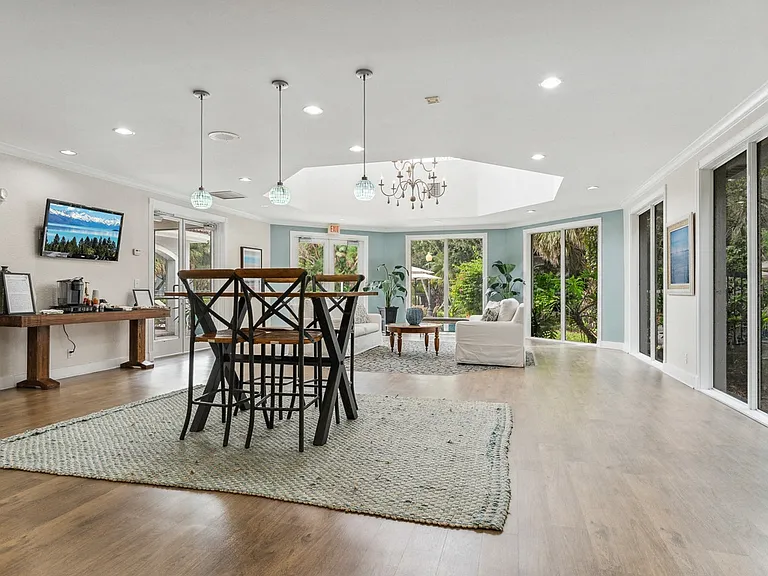 Cypress Shores — Photo 9