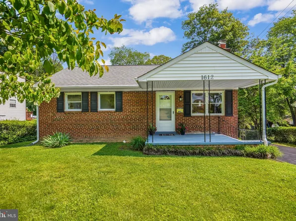 1612 Woodside Dr, Woodbridge, VA 22191