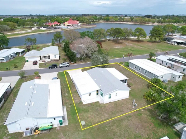 362 Egret Cir, Barefoot Bay, FL 32976