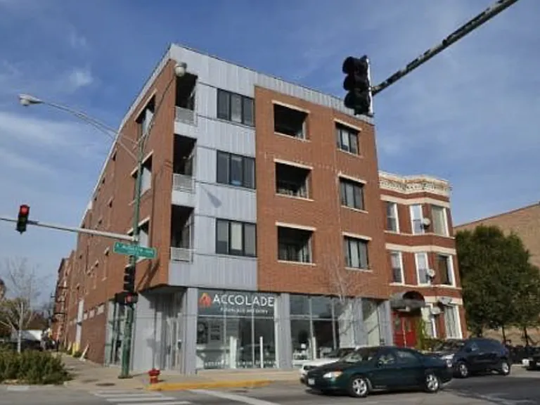 1356 W Augusta Blvd #401 — Photo 2