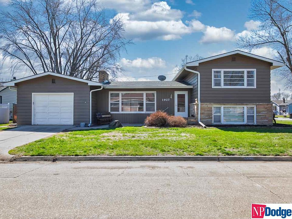 1927 E 10th St Fremont Ne 68025 Zillow