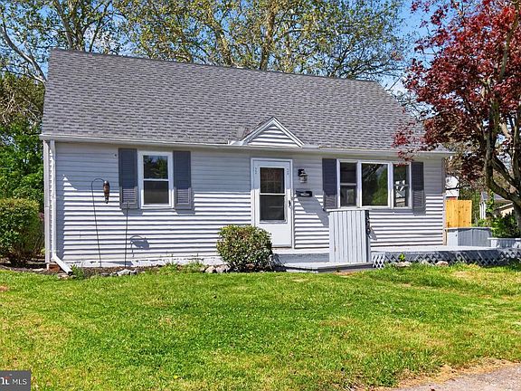 3rd image of 340 Charles Rd