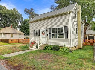 100 Oak Crest Dr, Riverside, RI 02915