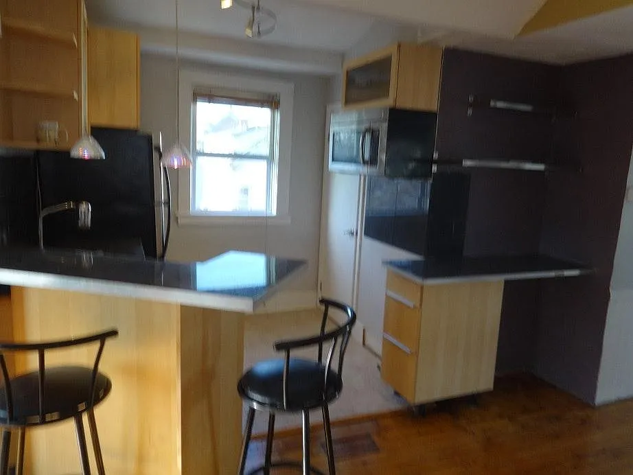 12 Africa Street — Photo 2