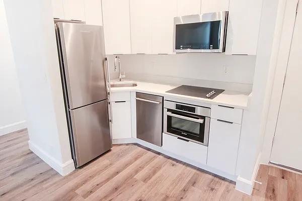 Rented by REAL New York | media 17