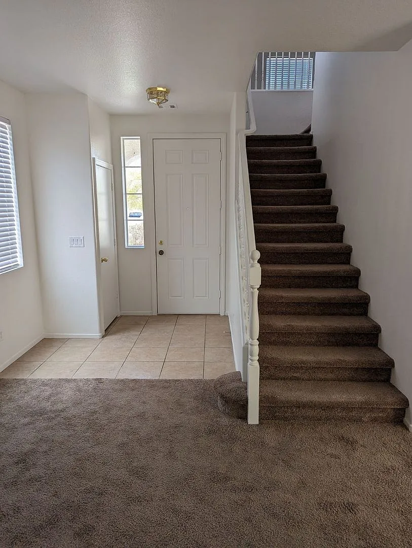 5887 Lustrous — Photo 3