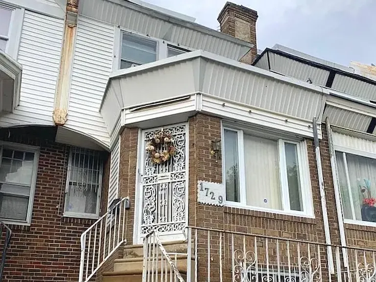 1729 S Edgewood St — Photo 2