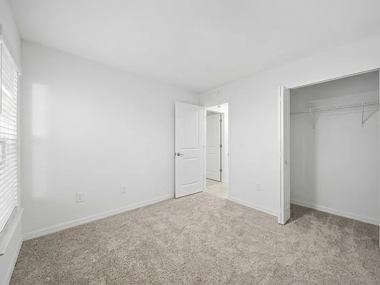 17747 Pleasantview Blvd — Photo 10