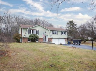 39 Williams Rd, Trumbull, CT 06611