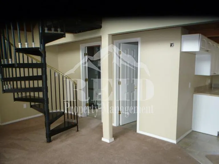 671 Creekside Dr — Photo 9
