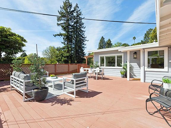 3rd image of 138 Kipling Drive