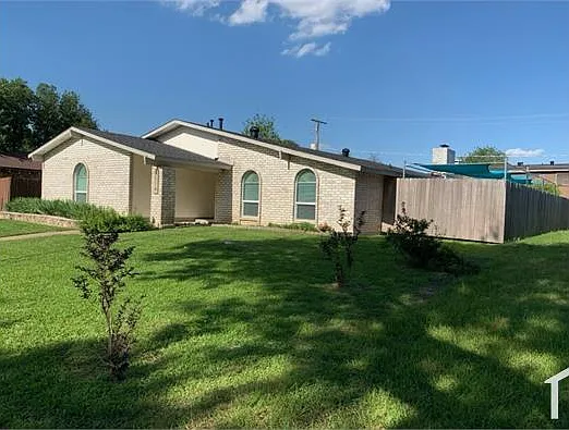 3614 Pinoak Dr — Photo 3