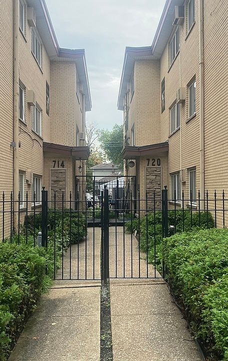 1st image of 720 N Austin Blvd APT 2SW