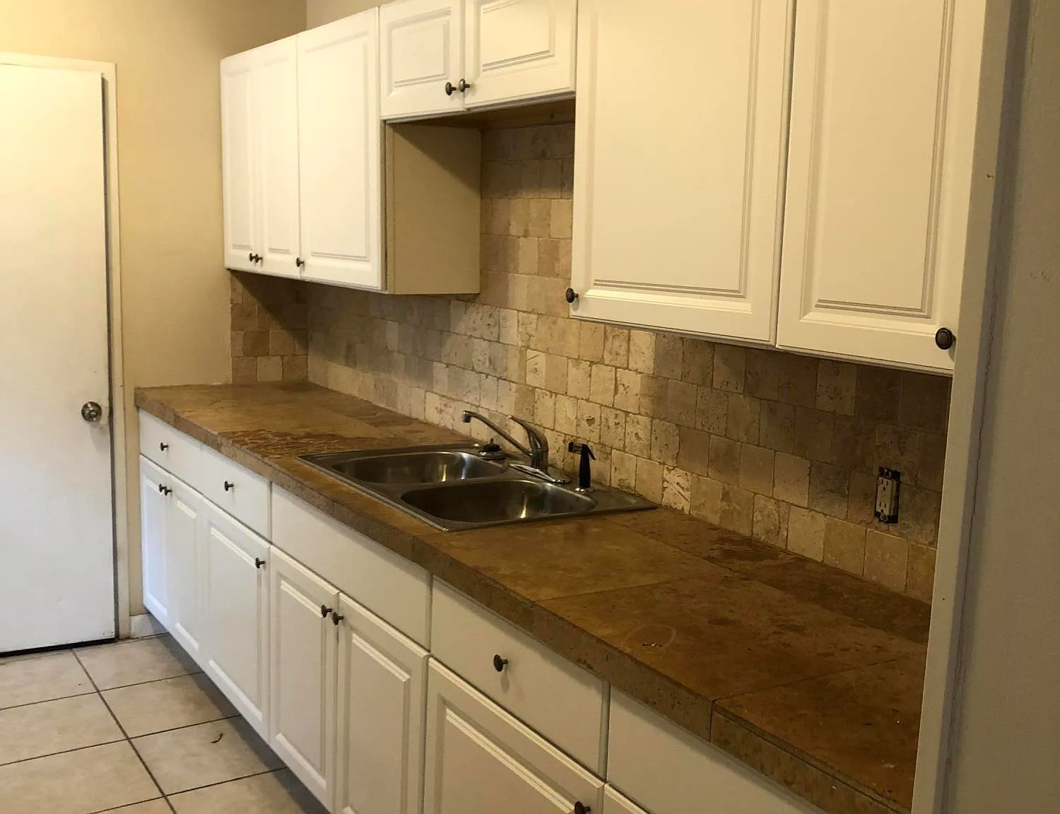 3 bed, 2.0 bath, 1204 sqft, $1,400 — Photo 4