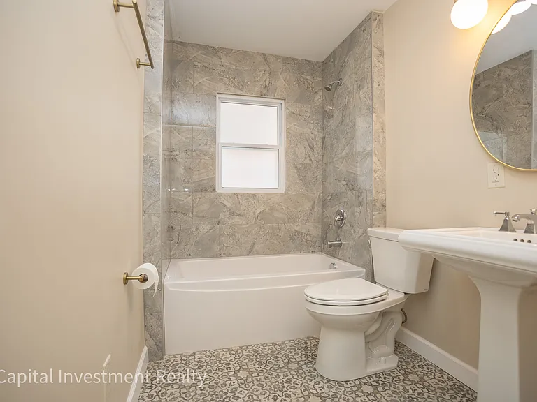 1120 E McCarty St — Photo 13