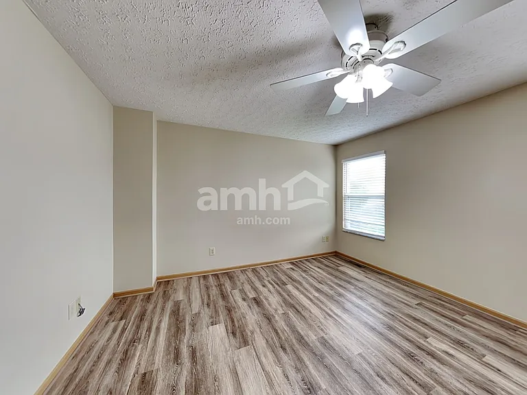 6870 Laburnum Dr — Photo 11
