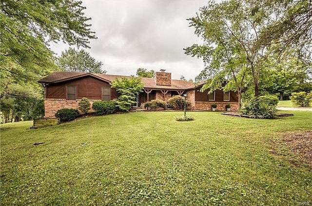 Welcome home to your own little piece of the country!