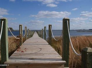 1404 Olde Farm Rd, Morehead City, NC 28557