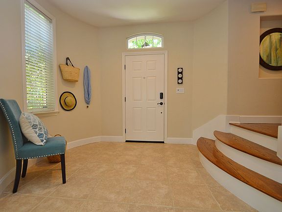 2nd image of 5725 Creekview Dr