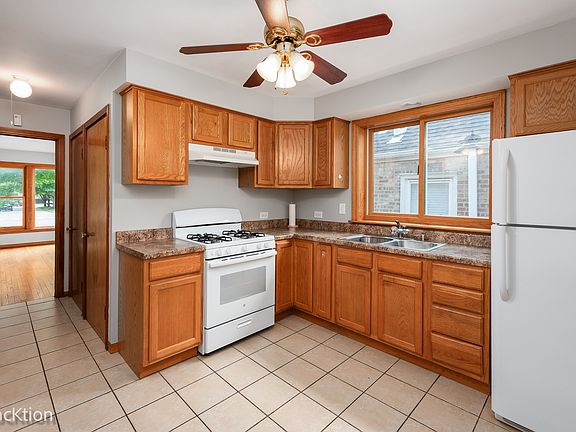 4th image of 7518 W Forest Preserve Ave
