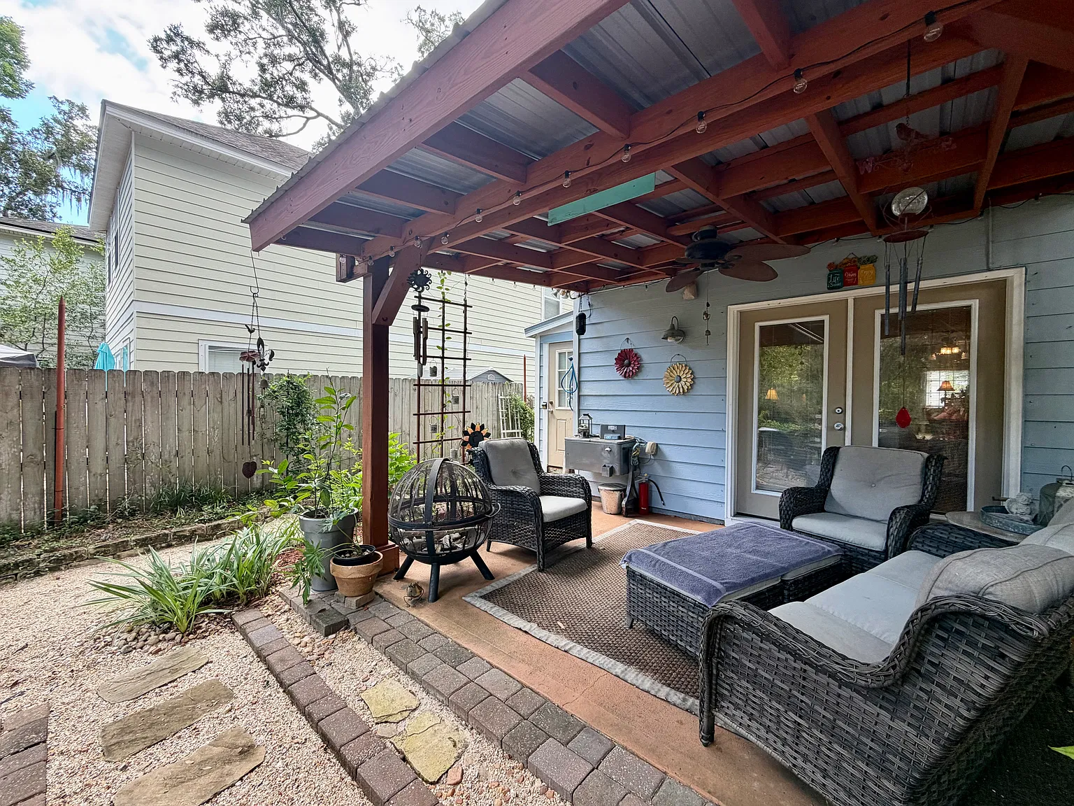 3 bed, 2.5 bath, 1575 sqft, $2,700 — Photo 2