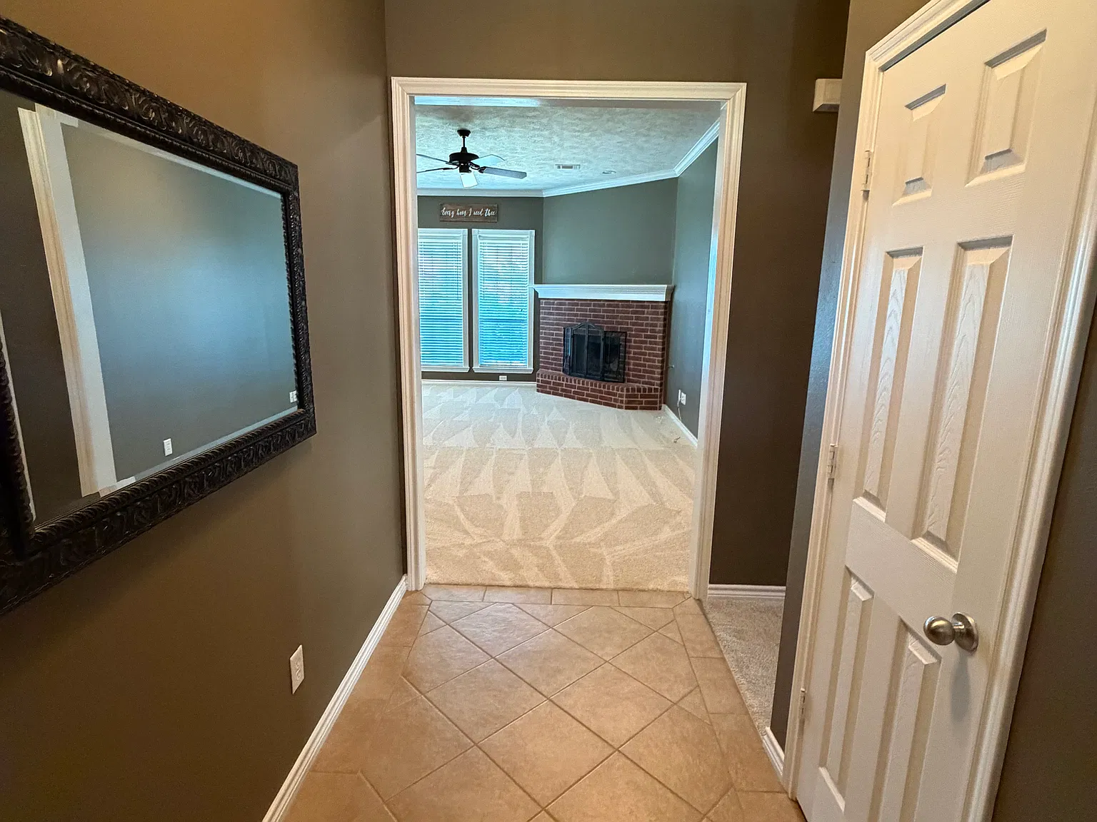 3 bed, 1900 sqft, $2,100 — Photo 3