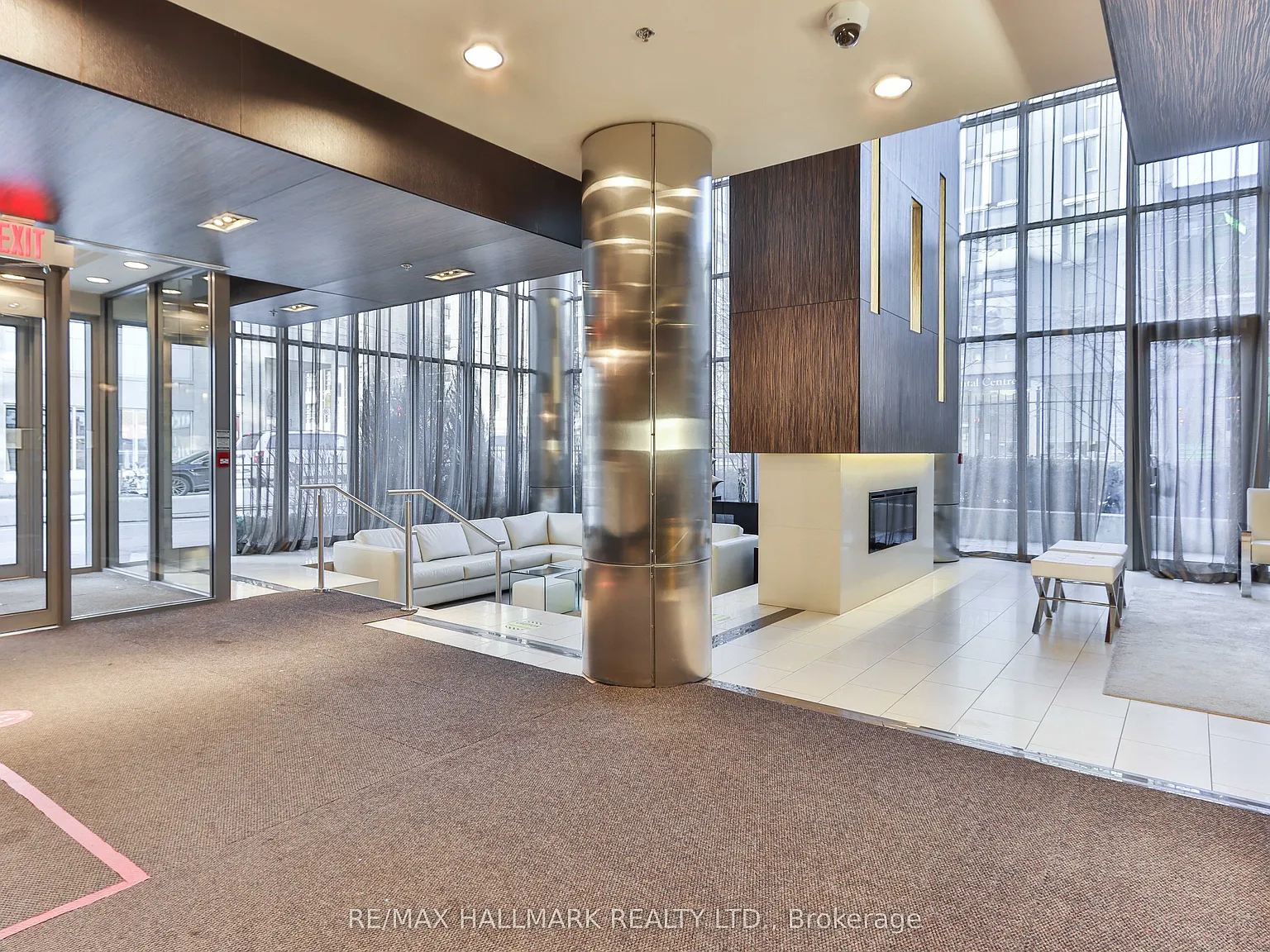 1 bed, $2,135 — Photo 3