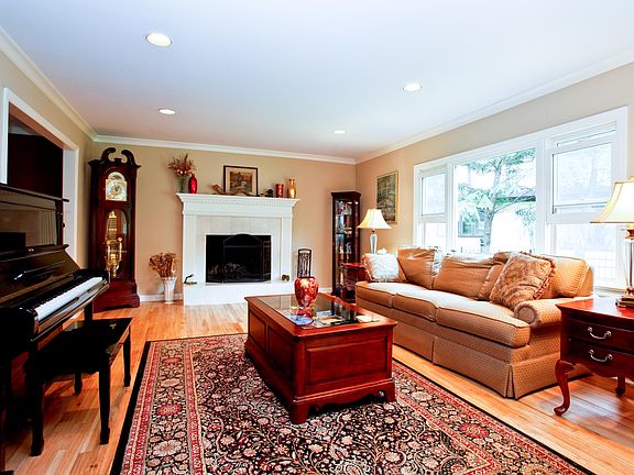 2nd image of 108 Carstensen Dr
