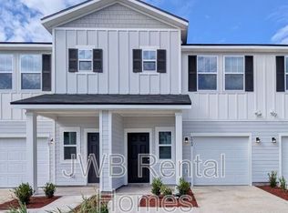 6053 Carolines Ct, Jacksonville, FL 32277
