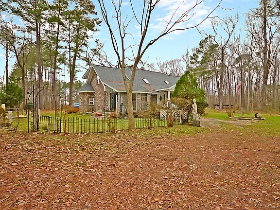 4th image of 146 Poplar Cir