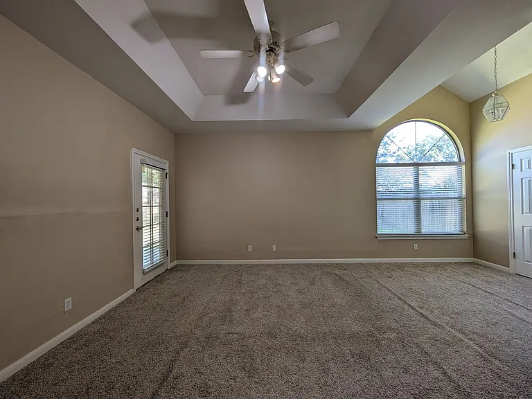 947 River Rock — Photo 18