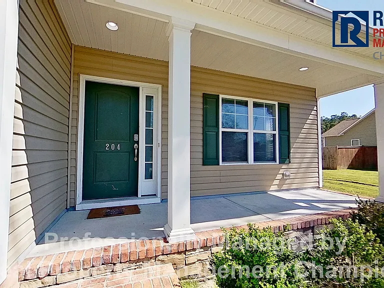 204 Murifield Dr — Photo 2